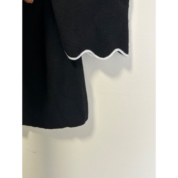 Roz & Ali Black Scalloped V-Neck Sweater Top M 3/4 Sleeve White Trim Knit Pullov - Picture 7 of 7